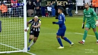 ゴール前で大失態バックパス→ダメ押し点献上 「シウバどうした」「やっちまったな」元ブラジル代表DF絶望の瞬間 大ベテランがSNSで謝罪した痛恨シーン