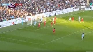 「ファウルじゃないだろ！」「やってられない」ファンの意見は真っ二つ！注目の首位攻防戦でVARに取り消された幻のゴールシーン