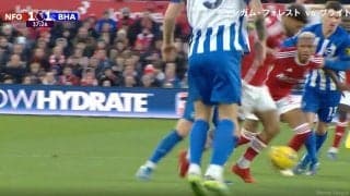 フィジカルモンスター登場！左から！右から！前から！怒涛の連続タックルを受けても弾き返すイングランド代表“候補”のヤバ過ぎる瞬間「ボコボコで草」