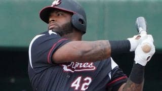 日本でわずか1発も…異国で2冠独走の“別人”に　再起かける元助っ人の止まらぬ無双