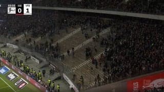 緊急事態！過去にも暴動… 熱狂的なサポーターが衝突して警察が出動、放水車も用意　5万8000人収容に改修後初のスタジアム試合に不自然な光景が生まれてしまう