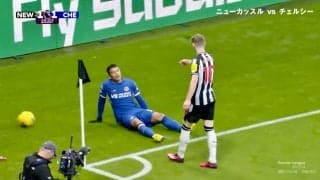 「おっとっと」大ベテランDF、まさかの空振り珍プレーに驚き 元ブラジル代表らしからぬ動きも「かわいいなw」ファン“ほっこり”