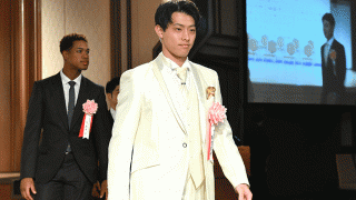 GG賞表彰式の“主役”楽天辰己　源田も近本も驚愕…控室で語っていた「まだ仕込みある」