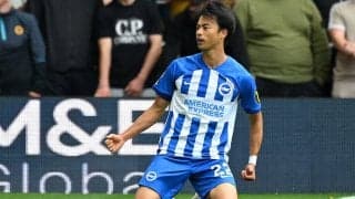 「これはエモい」「まさか三笘本人から！」三笘薫が来日前の世界的スターにユニフォーム手渡し！ M-1の出囃子でもお馴染みのアーティストはブライトンサポーター「三笘とのコラボは熱い」