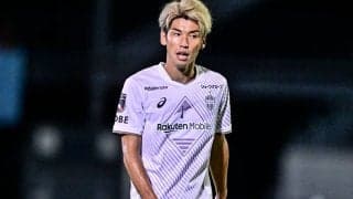 「肉体がセンシティブすぎる」「バッッキバキやな」ヴィッセル神戸FW大迫勇也の「ロッカールームでの上半身」にファン興奮！ J1最終節直後の映像が話題に