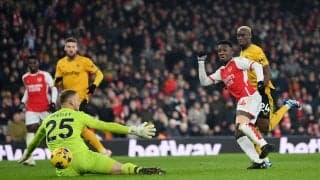 嘘でしょ…？アーセナルFWが圧巻スルーパスから完璧フィニッシュで「これは決まった」→「まさかの結末」で落胆した決定的瞬間、同僚も思わず頭を抱えて…