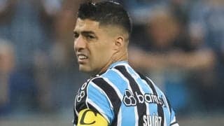 プレーはギリギリ？ 去就注目のスアレスがボロボロのヒザの状態明かす「試合の前日に薬を3錠飲み、数時間前に注射を打つ」