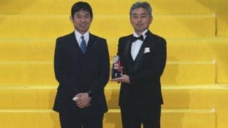 福岡に星をつけ、優秀監督賞の勲章！　長谷部茂利監督が選手の成長を誇る　「その日だけでなく常に…」