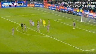 あわや乱闘寸前！「おい、早く渡せや！」「触んなコラ」 ボールを急いで奪う→投げ飛ばして返り討ち　試合開始早々に起きた一触即発の事態にスタジアムが凍りついた瞬間