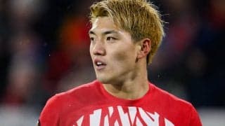 「これはヤバい」「かっこいいとかわいいが共存」堂安律の雪積もる街中でのオフショットにファンが歓喜「全てが素敵」