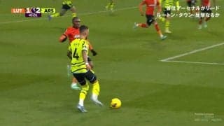 「代わりに出てくる選手が結果を…」冨安健洋の離脱中、ライバルが勝ち越しゴールをお膳立て！どんぴしゃクロスでアシストし存在感をみせつけた瞬間