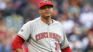 味方吹き飛ばしブチ切れ→罰金200万円　ボール判定に不満…荒れ狂う投手が「おかしい」