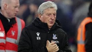 ホジソン監督が危機一髪…スタンドからの投擲物を何とか回避も警察は捜査を開始