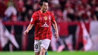 「やっぱ変態だよ」「足どうなってんの？笑」浦和レッズ・中島翔哉が鳥かごトレーニングで見せた「蹴り足空振り→軸足パス」にファン驚愕！ SNSで「うますぎだろ」などの声上がる