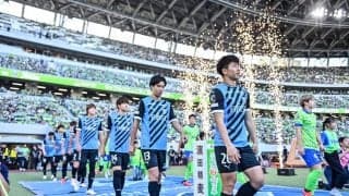 「めちゃ可愛い」「最高」人気芸人クロちゃんの美人彼女が川崎ユニフォームでの「銭湯ショット」公開！ 国立競技場帰りに寄った「推しサウナ」での1枚