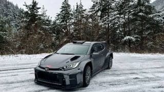 フランス国内戦に０カーとして登場のヤリス・ラリー2デモカー、ドライバーはサミ・パヤリ