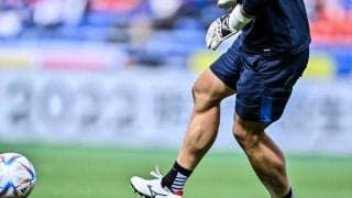 「夫婦でペアルック？着るのステキ」J2徳島FW柿谷曜一朗と丸高愛実夫婦が結婚記念日に”肩組み2ショット”を披露！「服もお揃いでお似合い」「理想の夫婦」とファン絶賛