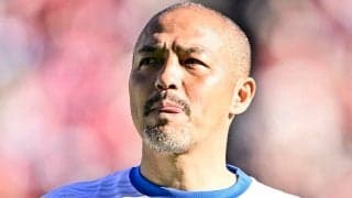 「衝撃の並び」「天才と天才」J1札幌MF小野伸二が“居酒屋スリーショット“で”レジェンド”と共演！「奇跡の一枚」「お知り合い同士というのがびっくり」とファン驚愕