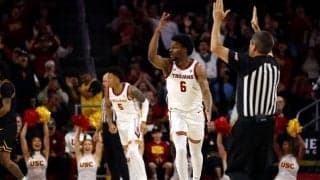 レブロン・ジェームズの息子ブロニー、大学公式戦デビュー…“親譲り”の超絶ブロック炸裂