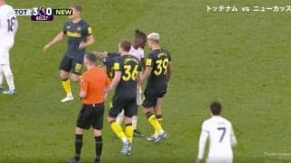 危険ファウルでブチギレ！あわや乱闘寸前の場外戦が勃発　両チームがヒートアップ！超接近バチバチのフェイスオフ→頭をド突き合わせて一触即発の瞬間