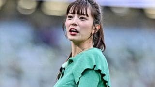 「やっぱりユニフォーム姿最高です」J大好きのテレ朝・人気女子アナの今季20クラブ目のユニフォーム姿が「かわいい〜」と話題！「何でも着こなしてしまう、、流石です」の声
