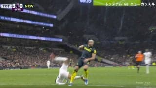 批判殺到！「死ぬだろ…」「退場させろ」背後から首を吹っ飛ばす→空中回転して地面に強く落下した瞬間 ブラジル代表の物議を醸した超危険プレー