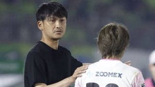 サガン鳥栖・川井健太監督のキャリアハイを生む選手育成術「ミスを認めない選手が一番、タチが悪い」
