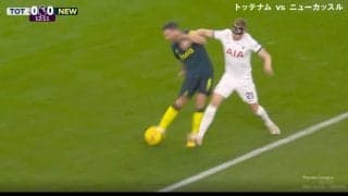 サポーターがブチギレ！「審判どこ見てんだよ」「ファウルだろ」 “バットマン”が強烈な肘打ちを顔面に炸裂した瞬間 ノーファウルで物議を醸す“殺人級ディフェンス”