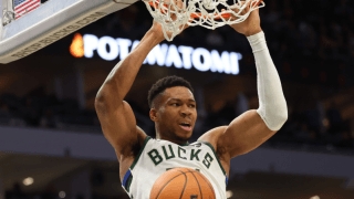 ヤニス・アデトクンボが自己最多64得点の大暴れ…球団新記録とNBA史上5人目の快挙も達成