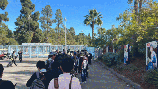 大谷翔平の入団会見、開門前に大混乱　日米メディア約200人集結…ゲート大行列