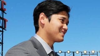 大谷翔平がドジャースタジアム到着　水原一平通訳と笑顔…球団X「ウェルカム」