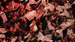 アヤックスとAEKアテネのサポーターが試合前に地下鉄で衝突、140人超えが逮捕