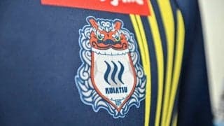 「めっちゃ良いやん！」新エンブレムとリンクした“温泉×雷”の群馬の2024年新ユニフォームが好評！「シンプルで現代的な雰囲気」「番号が黄色なのも良き」の声