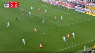 フィールドの魔術師！「上手すぎる」「鬼キープ」 堂安律が相手DF2人を完全に手玉に取った“秒殺テクニック” 巧みなトラップで置き去り→間を通すパスで局面を打開した瞬間