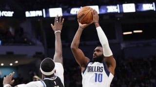 ティム・ハーダウェイJr.が通算3ポイント成功数で殿堂入りした父親の記録を突破