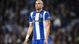 「相変わらずだな」40歳の悪童ペペが相手を流血させ退場…退場宣告後には皮肉を込めた拍手「マドリーの頃から変わってない」