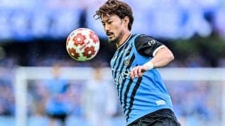 「手で“来いよ“みたいなのやってるのがたまらん」J1川崎MF家長昭博の”ぶち抜き反転ドリブル”に再脚光！ 巧みな体の使い方に「この家長やばい」「まじ天才」と絶賛続々