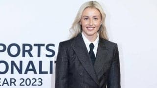 「みんなが待っていた写真」イングランド女子代表DFのファッションに脚光！スーツもドレスも「何でも似合う」「最高の組み合わせ」