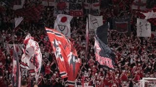 「激アツ」「めちゃくちゃ縁起いい」3位決定戦に臨む浦和をクラブのレジェンドが激励！久々の登場にファンも喜び「わざわざ来てくれたんだ！」