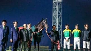 タイトルホルダーがターフに別れ 引退式での関係者7名のコメント