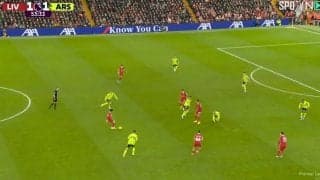 「今日の遠藤は尋常じゃない」首位攻防戦で猛威をふるった遠藤航の“ダイレクトパス”がSNSで話題「ワンタッチパス出しマシーンで猛威」「質が上がった」