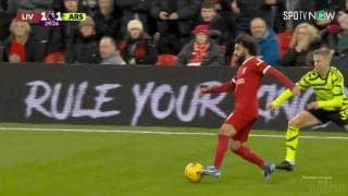 「冨安がいてくれたら」首位攻防戦での失点シーンにファンから冨安復帰待望論も SNSではウクライナ代表DFの“軽い対応”に批判集中「これは流石に...」