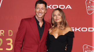 「素晴らしい家族」「素敵」弾丸日程終えたレヴァンドフスキが自然に囲まれた場所で家族とクリスマスをお祝い「僕たちからメリークリスマス」