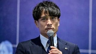 「どこぞの俳優さんかと…」「かっこ良すぎです」日本サッカー協会次期会長の宮本恒靖氏、イルミネーションを背景にコート着用の「おしゃれ写真」が話題に！ ファンから歓喜の声多数