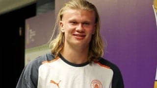 「違和感がない」「めっちゃリアル」ハーランドがサンタクロースに大変身！「たくさんゴール決めてくれそう」と話題に