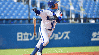 井端ジュニアが父の前で豪快アーチ　「デスターシャ！」ポーズで喜び爆発