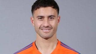 新潟が今季24試合出場のDF舞行龍ジェームズと契約更新「今年以上のいい結果を残せるように」