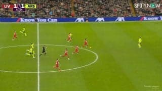 「いかつすぎる！」5人が一斉に全力疾走したリヴァプール怒涛のカウンター！追いかけるDFも審判も総勢10人が大爆走の大迫力シーン「今年一番おもしろい」