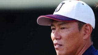 侍J監督が“パパの顔”「お父さんしてる」　息子のHRにメガホン叩き大喜び「可愛いな」