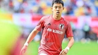 「2点目の奪取完璧やなあ」「さすがデュエル王だな」遠藤航、リバプールの追加点を生んだ「出足の早いボール狩り」が話題に！ 圧巻の危機察知能力が称賛される